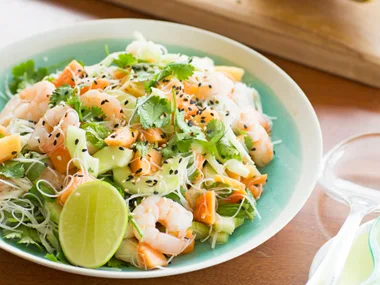 Prawn and pawpaw salad