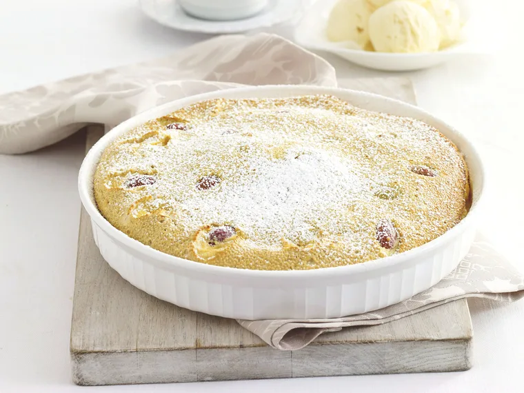Chia clafoutis with grapes