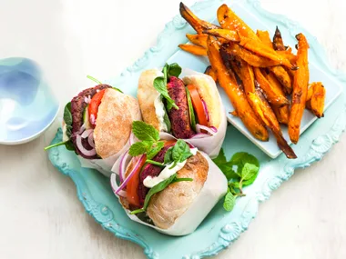 Beetroot & lentil burgers