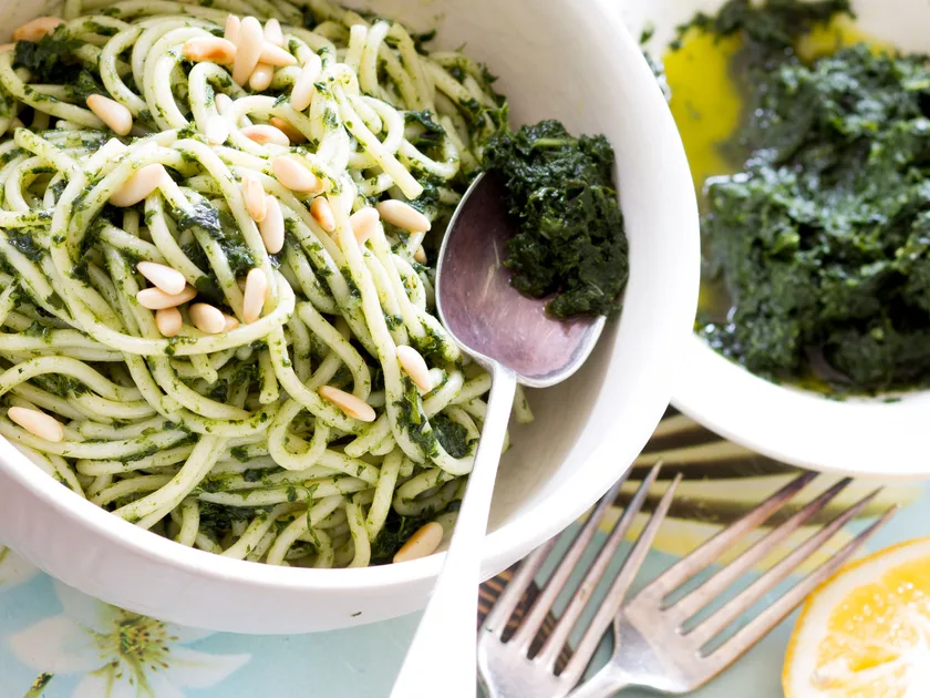 Kale, lemon & garlic purée with pasta
