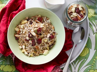 Fruit and nut muesli
