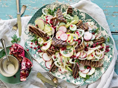 Grilled beef summer salad