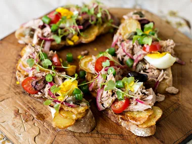 Niçoise Tartine