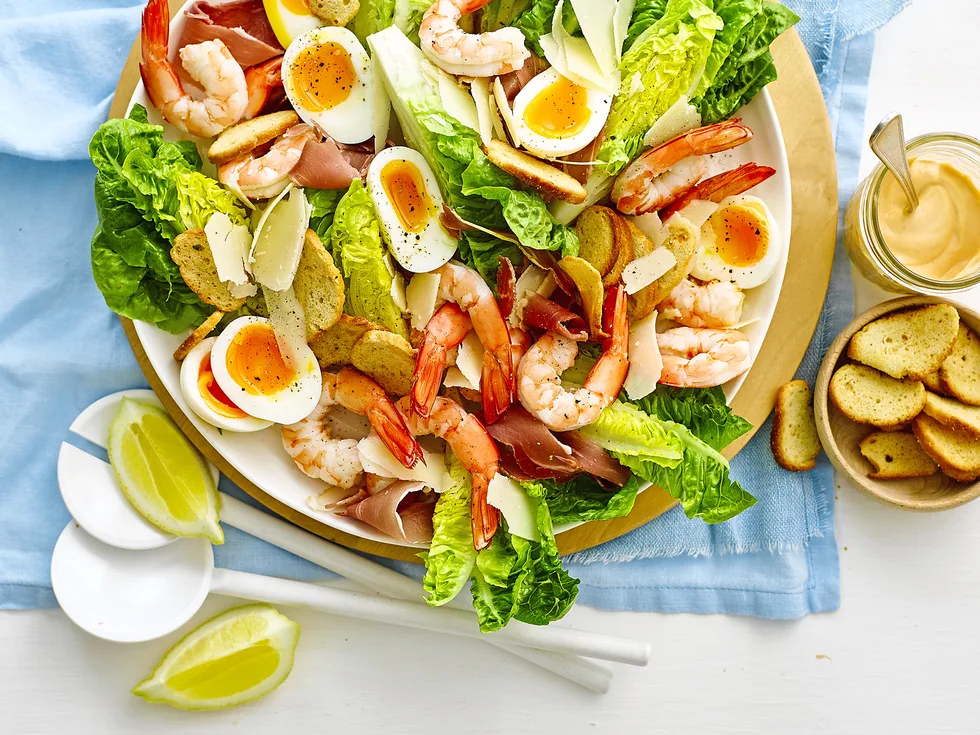 Prawn & prosciutto salad