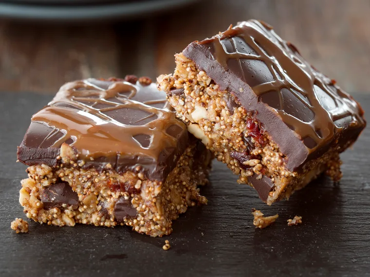 Dark chocolate and cranberry amaranth bars