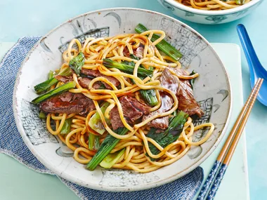 Beef, choy sum & noodles