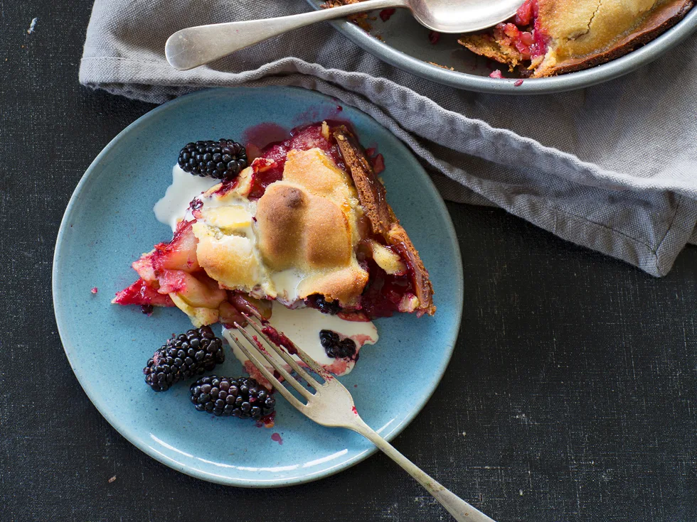 Blackberry and apple pie