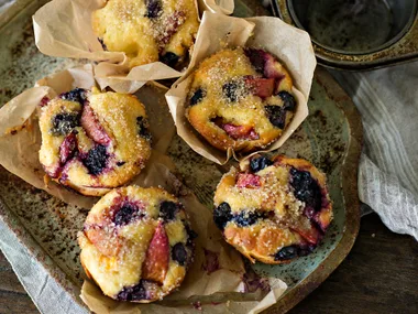 stone fruit and almond cupcakes