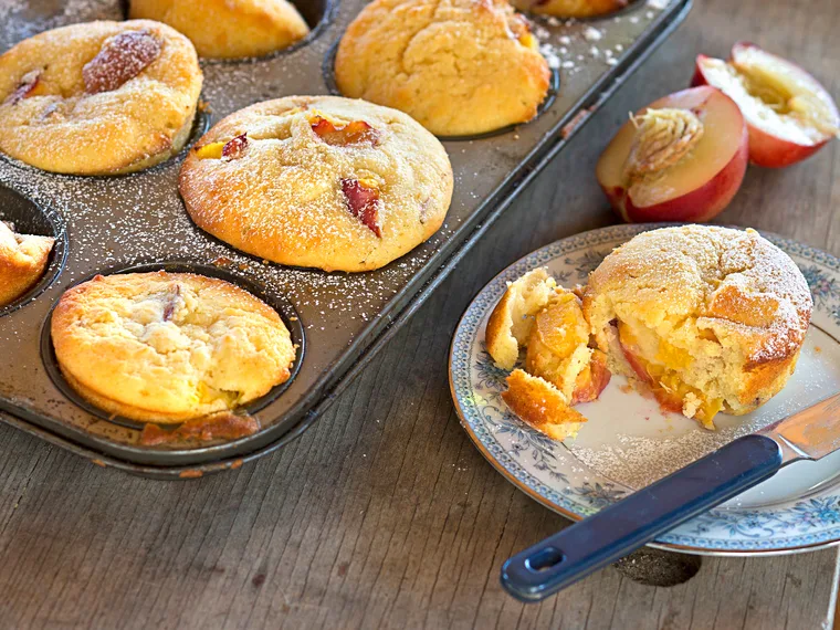 Nectarine and cardamom muffins