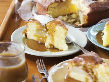 Pear and cinnamon cake