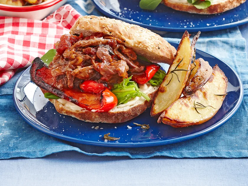 Shredded lamb burger with rosemary wedges