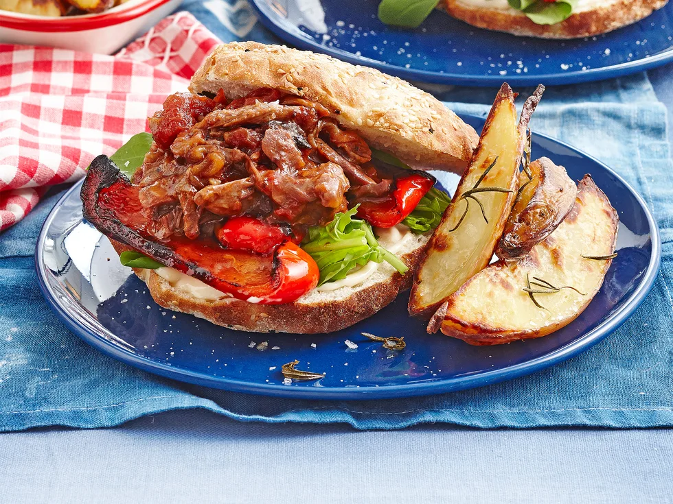 Shredded lamb burger with rosemary wedges