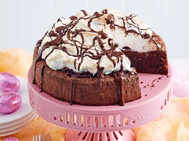 Flourless chocolate meringue cake
