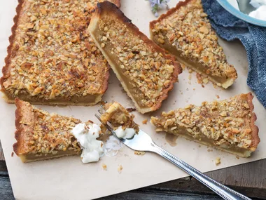 Walnut and caramel tart