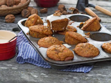 Little carrot and walnut cakes