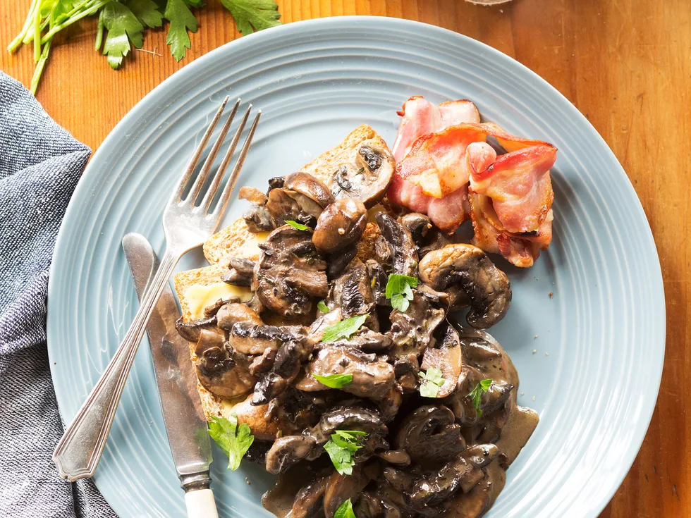 Mushrooms with pepper sauce