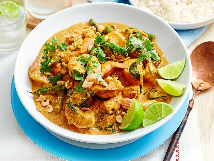 Massaman prawn and vegetable curry