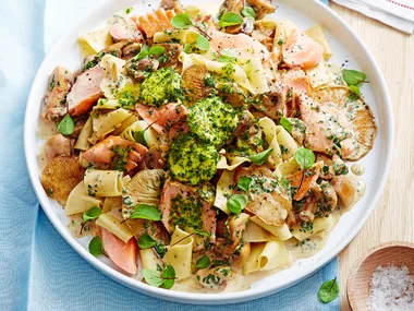 Pappardelle with salmon and mushrooms