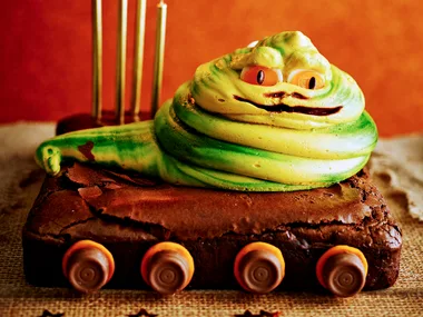 Jabba The Hutt Star Wars brownie cake