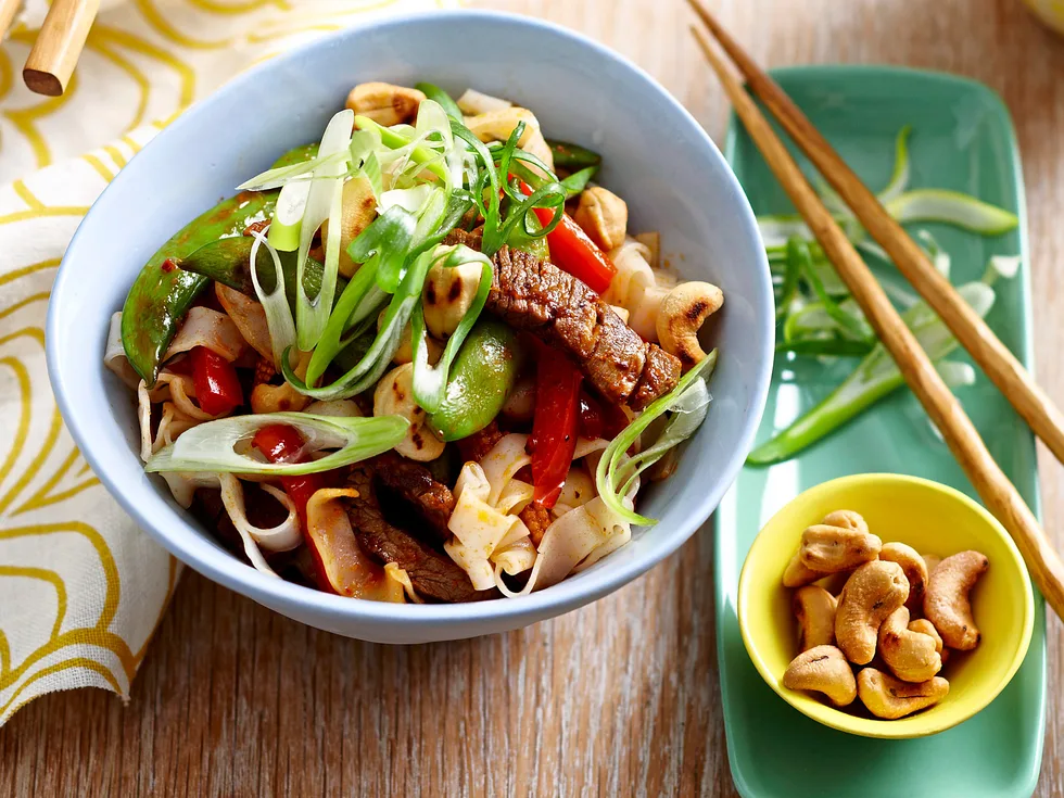 Chilli beef & cashew stir-fry