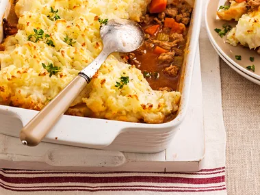 Shepherd's pie with turnip mash topping