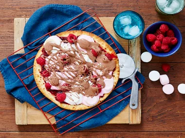 Raspberry s’mores pizza