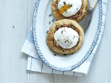 Onion tart with poached egg