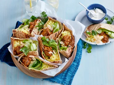 Chicken korma pitta breads
