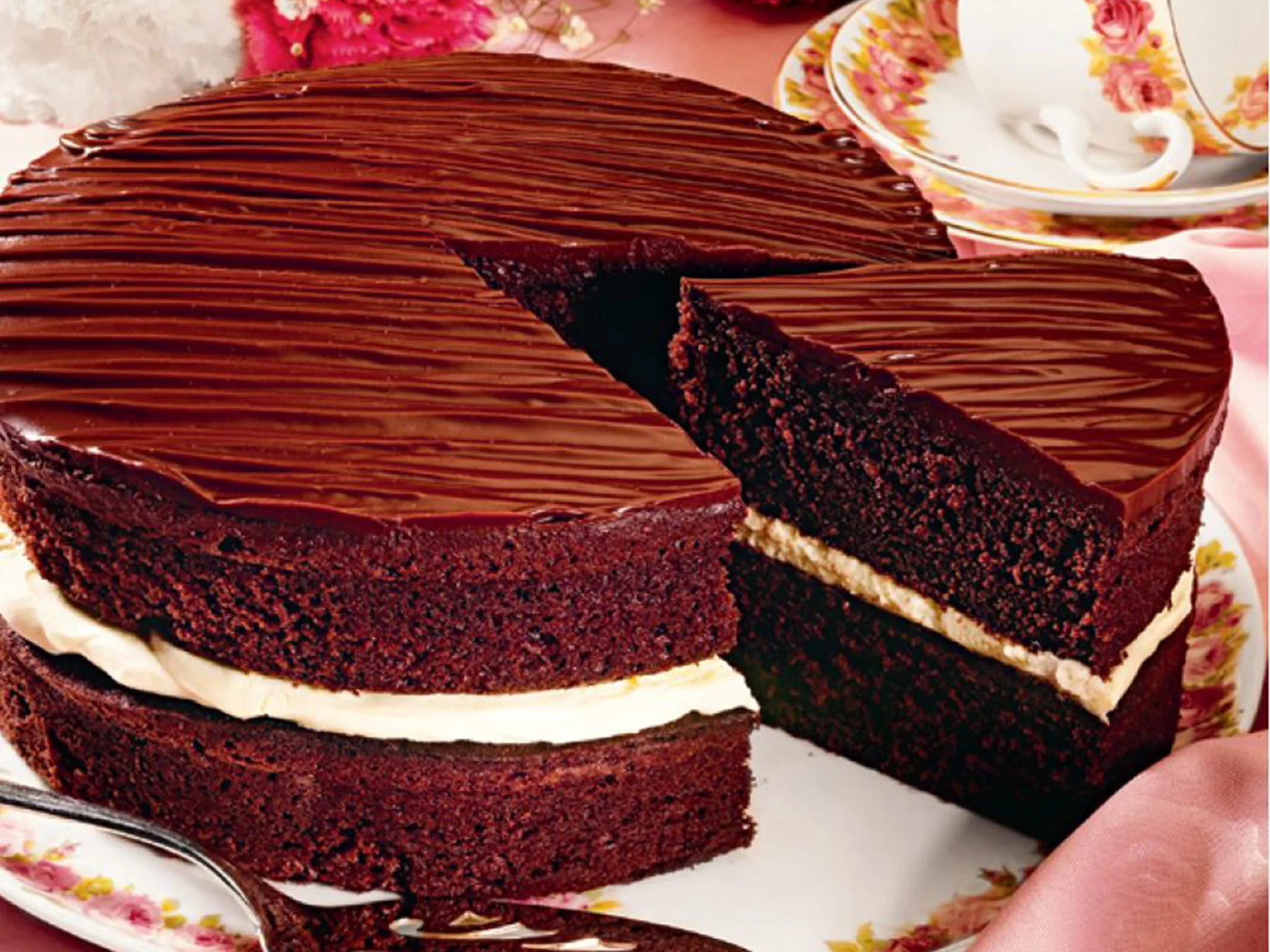 Women’s Weekly Vintage Edition: Devil’s food cake