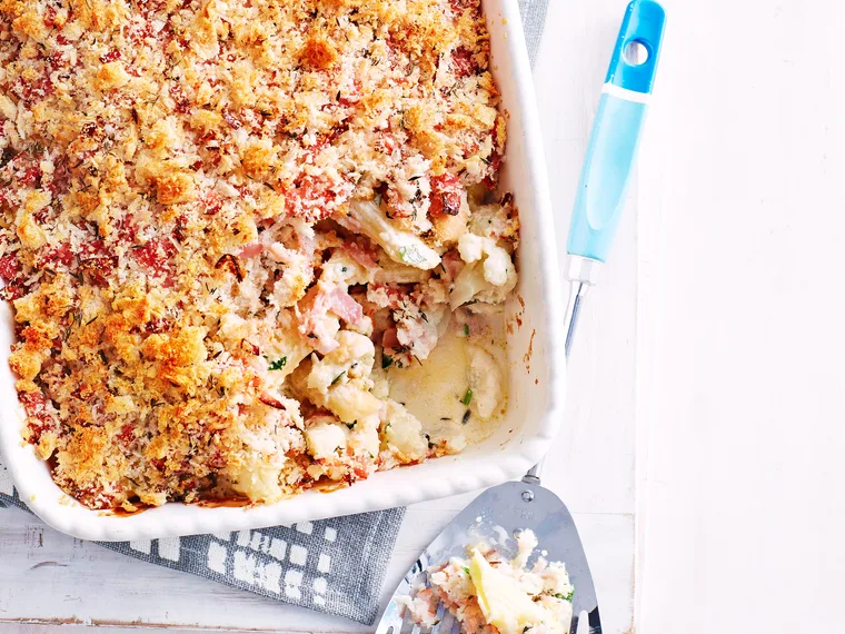 Cauliflower and ham pasta bake