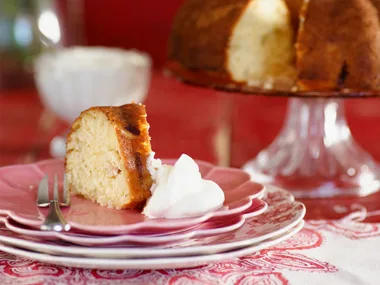 Rhubarb, rosemary and coconut syrup cake