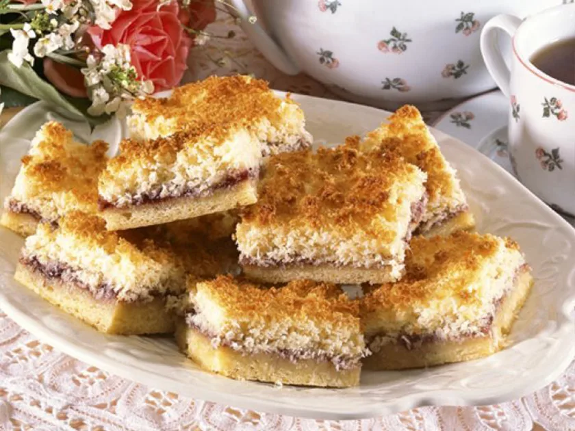 Women's Weekly Vintage Edition: Raspberry coconut slice