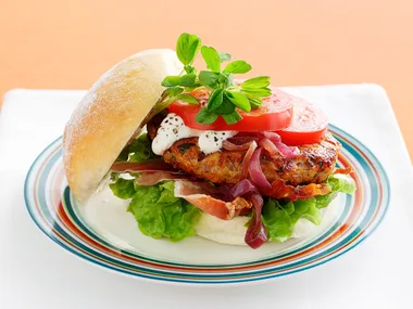 Low-fat chicken burgers