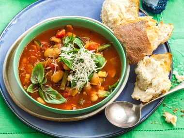 Tuscan minestrone soup