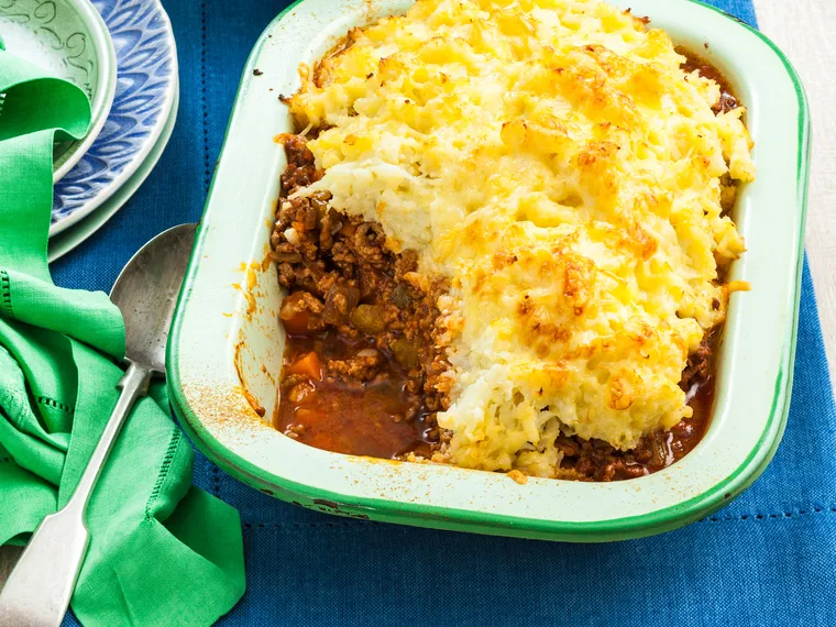 Cottage pie with cauliflower mash