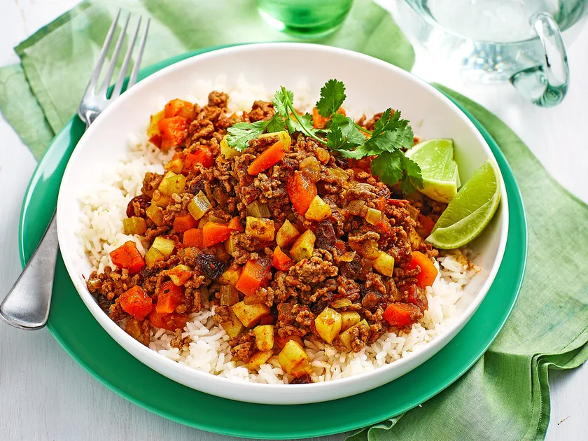 Curried beef mince with rice and banana