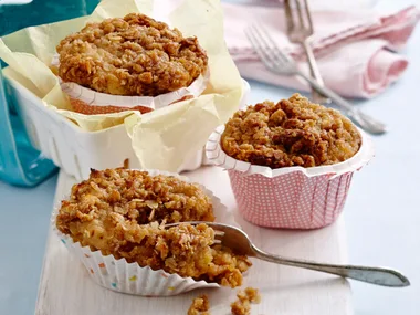 Wholemeal apple muffins