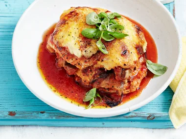 Cheesy chicken parmigiana