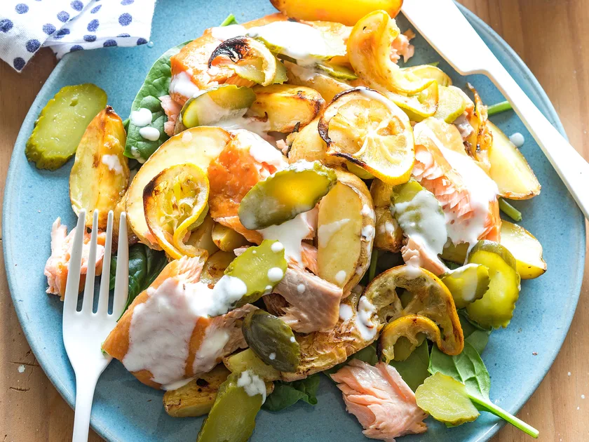 Smoked salmon with potatoes and caramelised lemons