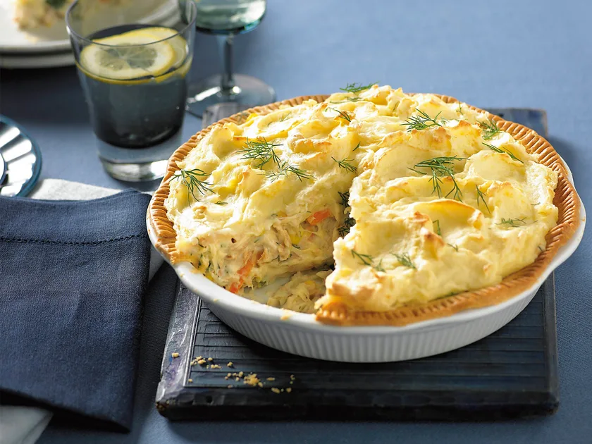 Creamy leek and tuna shepherd's pie