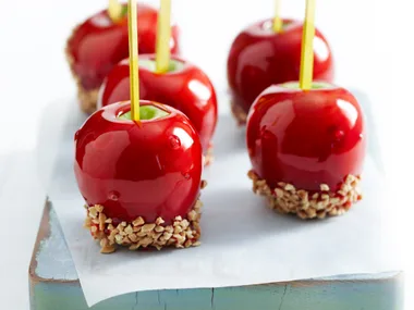Tempting toffee apples
