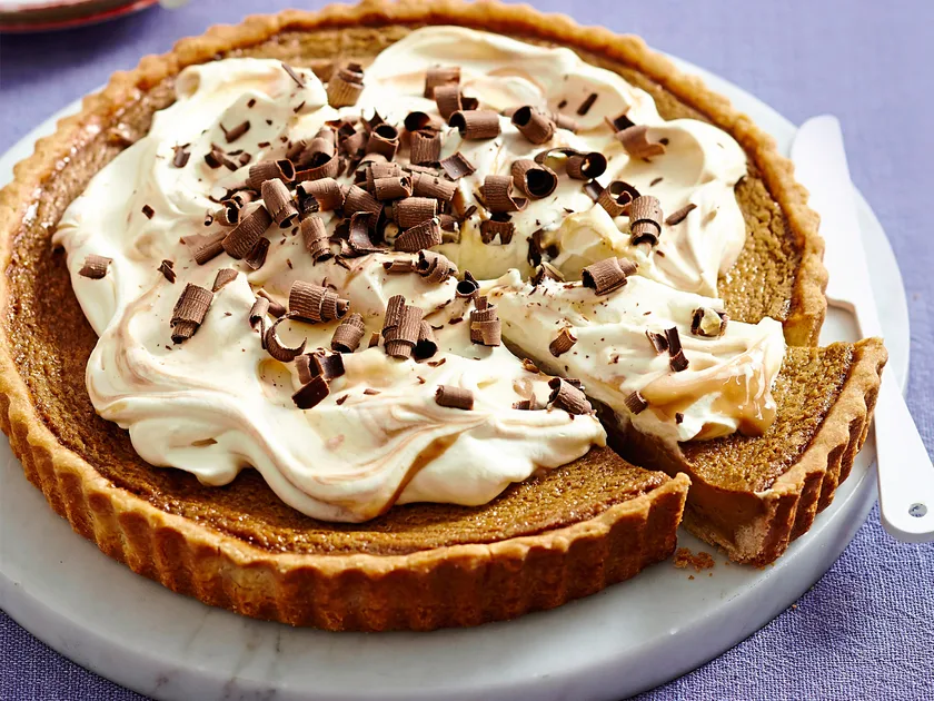 Caramel latte tart with coffee cream