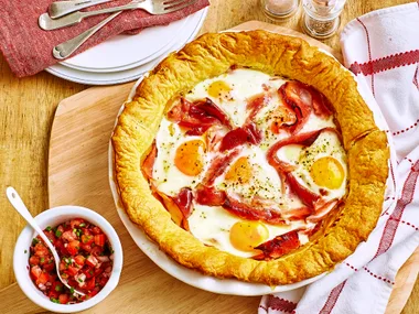 Ham and egg pie