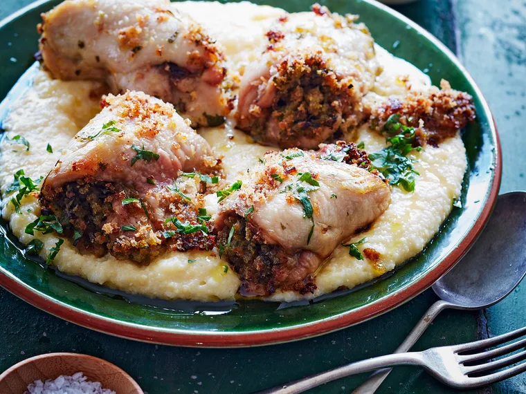 Chicken thighs with green pepper and parsley stuffing