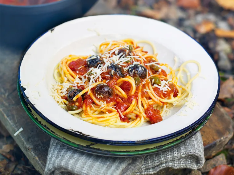 Traditional spaghetti alla puttanesca