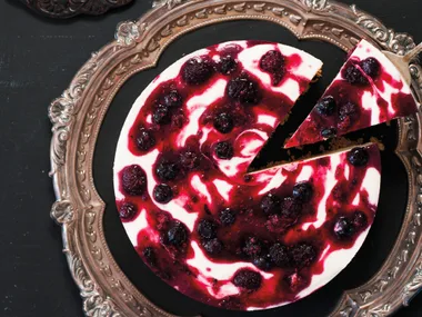 Berries and cream cheesecake