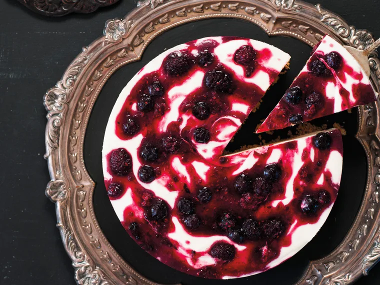Berries and cream cheesecake