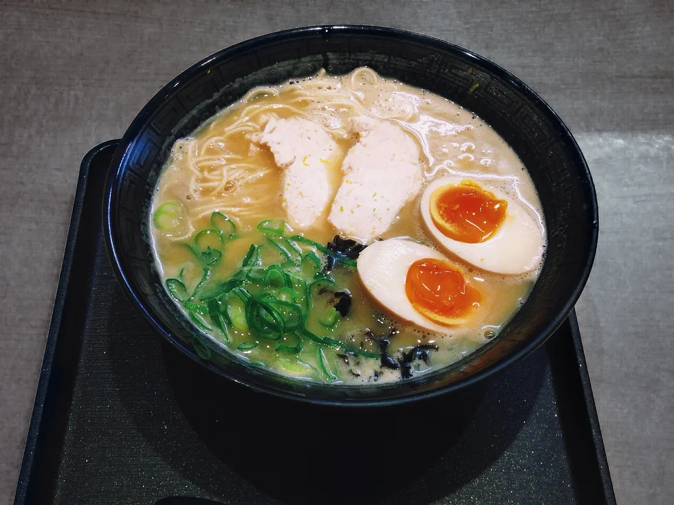 Ramen noodle soup with chicken
