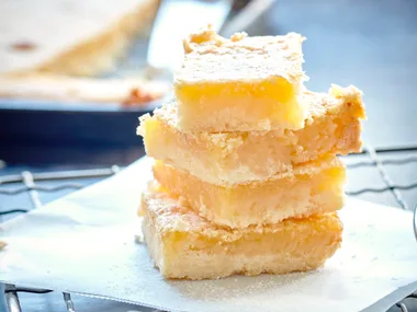 Gooey, chewy lemon and honey slice