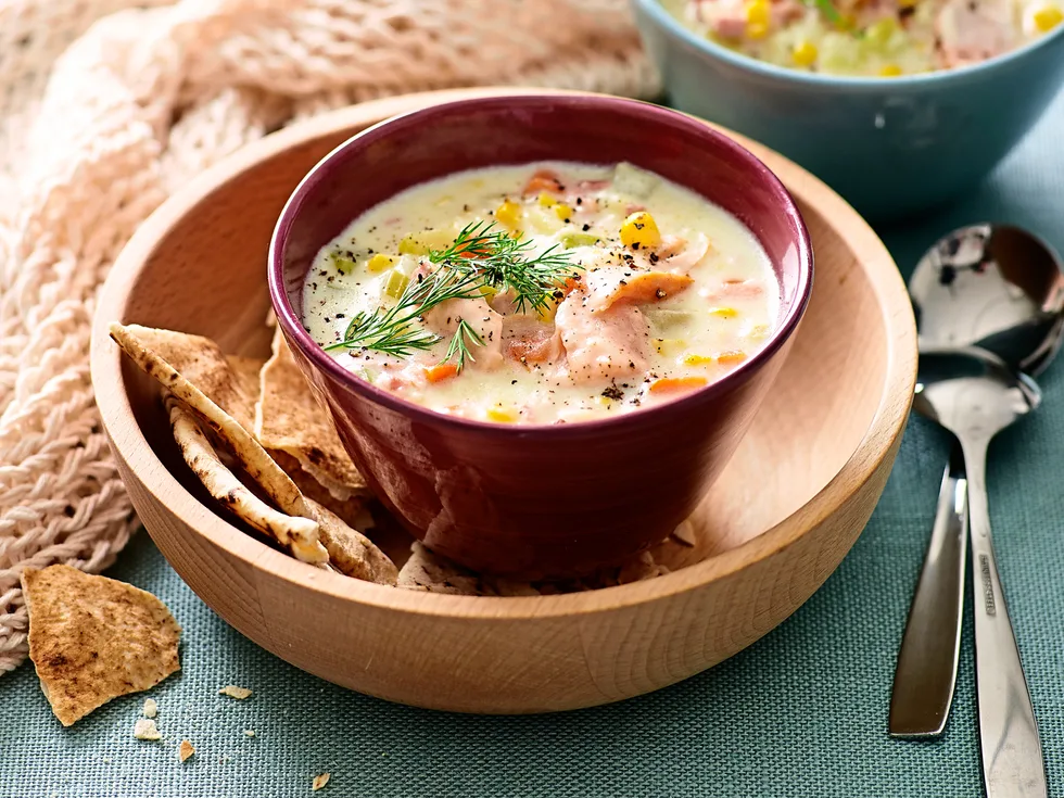 Smoked salmon chowder